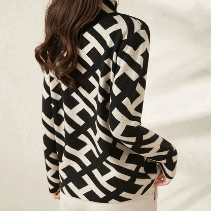 Fernanda - Classic Couture Strikket rullekrave med monogram